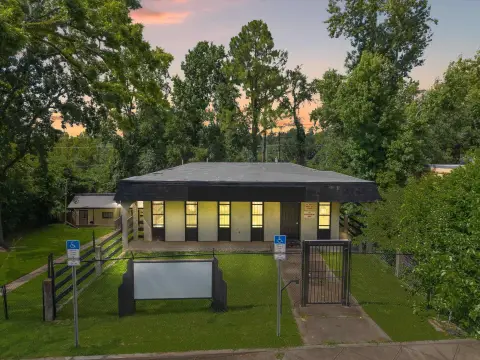 Tallahassee Commercial Building For Sale