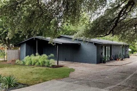 Updated Duplex with Rear Lot
