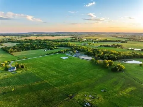 Fully Fenced Pasture Acreage