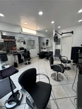 Turnkey Salon Business With 6 Stations
