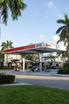 Profitable Gas Station in Miami