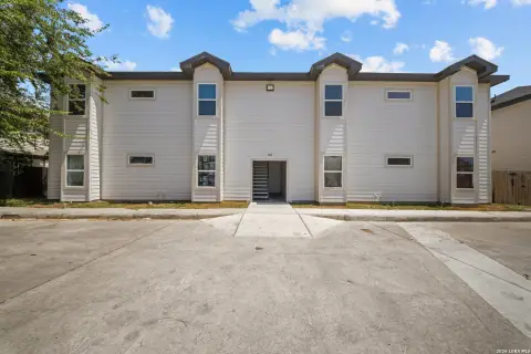 Newer Fourplex With Vacant Unit