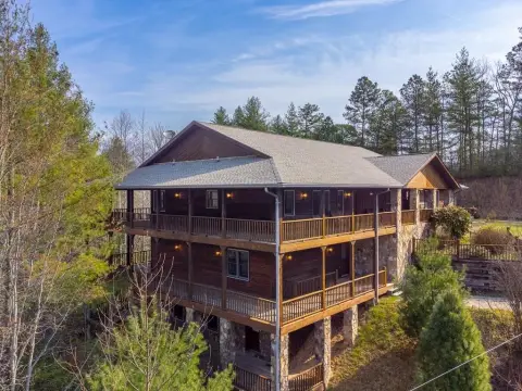 Mountain Retreat in Gated Community