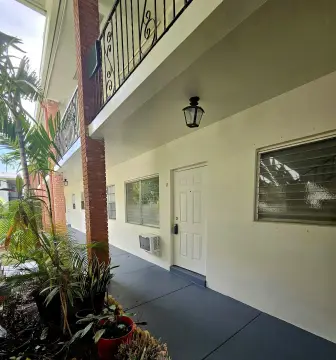 Updated Unit in Central Hollywood