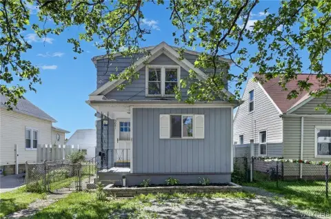 Duplex with Private Fenced Yard