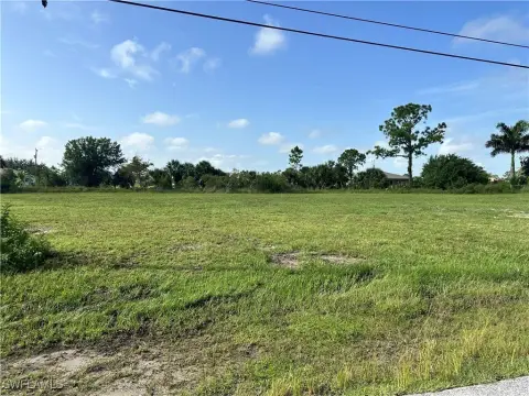 Waterfront Land in Cape Coral