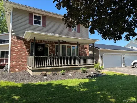 Updated Duplex with Multi-Garage Workshop
