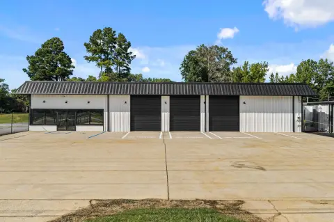 Multi-Suite Flex Property