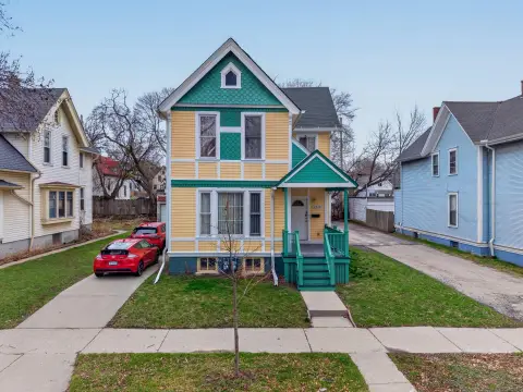Victorian Duplex Near Brewer's Hill