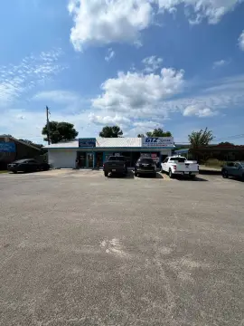 Poteau Commercial Building For Sale