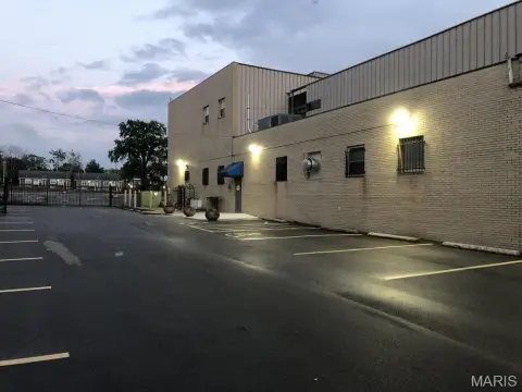 Brick Flex Warehouse Building