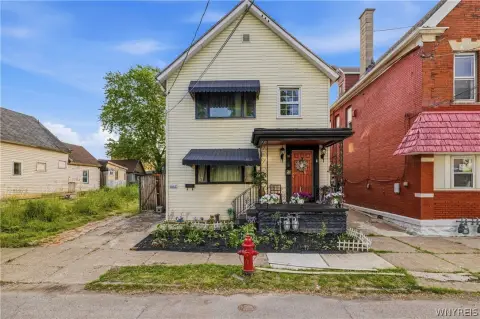 Well-Maintained Duplex with Garage