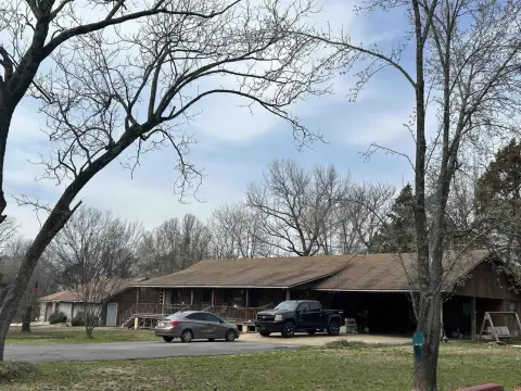 West Helena Estate with Multiple Homes
