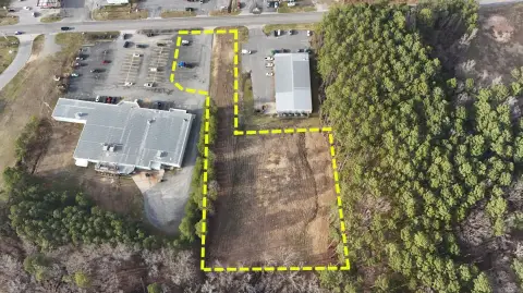 Commercial Lot in Growing Area