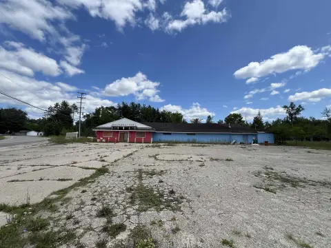 Versatile Retail Space Near Skidway