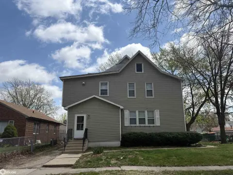 7-Unit Apartment Building