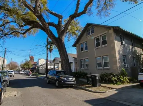 Well-Maintained 4plex Income Property