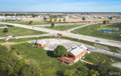 Turn-Key Commercial Opportunity in Hamel, IL