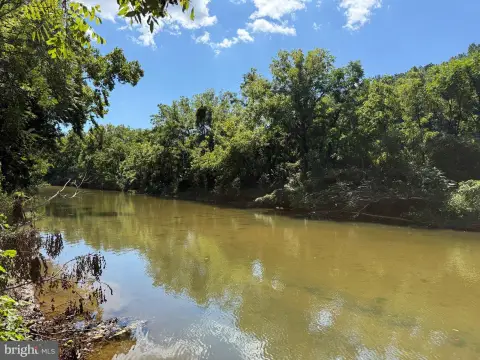 Rockfish River Waterfront Land