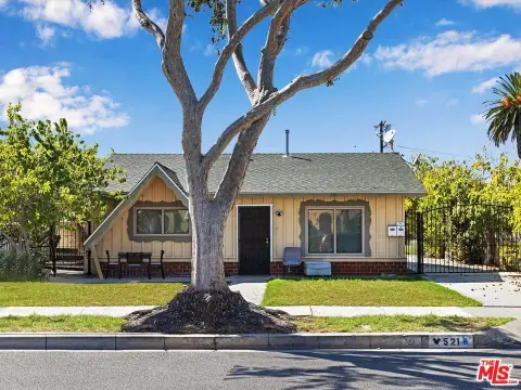 Duplex with Detached Residences