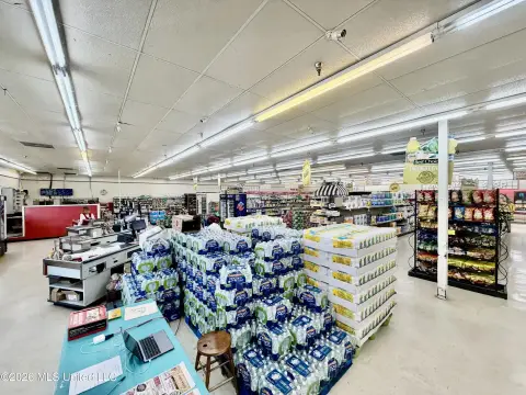 Grocery Retail Building
