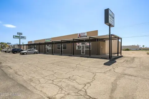 Four-Unit Retail Building