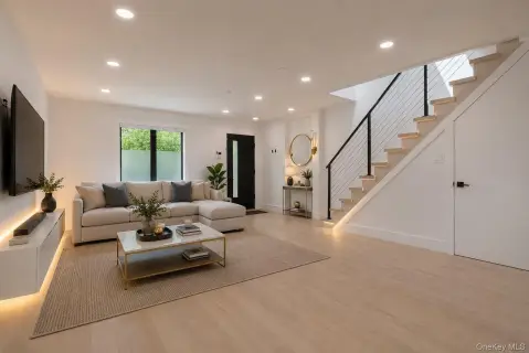 Single-Family Townhouse with Private Driveway