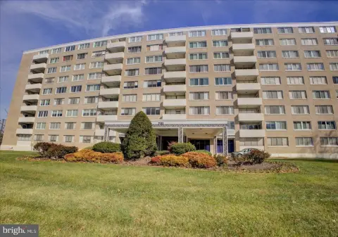 Three-Bedroom End-Unit Residence