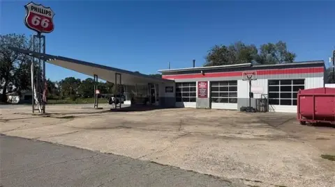 Auto Shop With Three Lifts