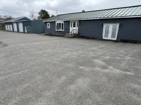 Versatile Commercial Property in Benton