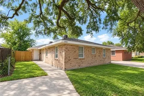 Duplex with Updated Interiors