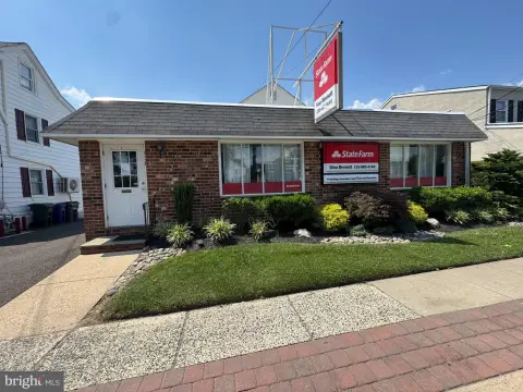 Office and Retail Lease with Parking