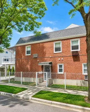 Flushing Duplex Residence For Sale