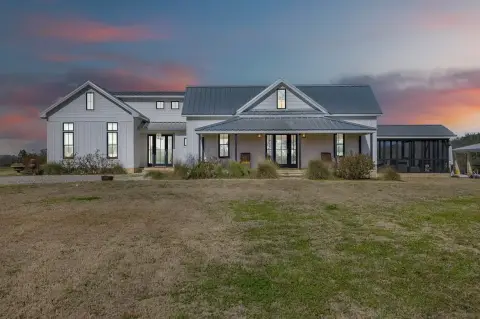 Fayetteville Estate with Modern Sophistication