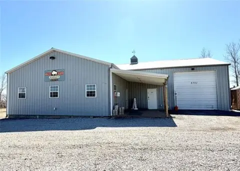 Flex Space with Overhead Doors