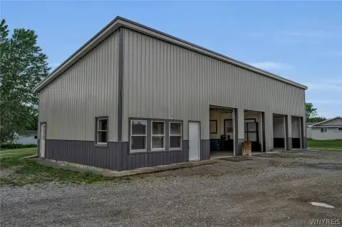 Four-Bay Flex Space
