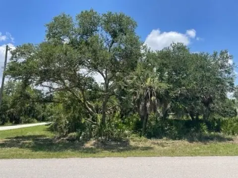 Corner Lot in Port Charlotte