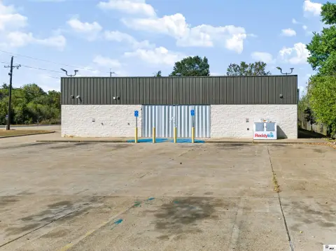 Flex Space with Open Showroom
