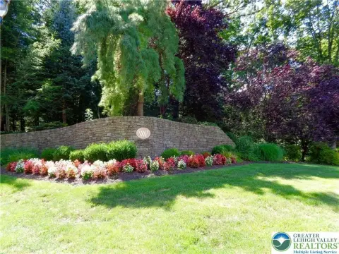 Residential Land in Weyhill Woods