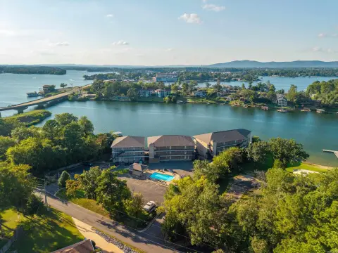 Furnished Lakefront Short-Term Rental Condo