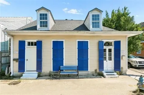Cottage-Style Duplex with In-Unit Laundry