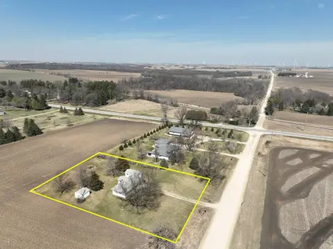Acreage Close to Town