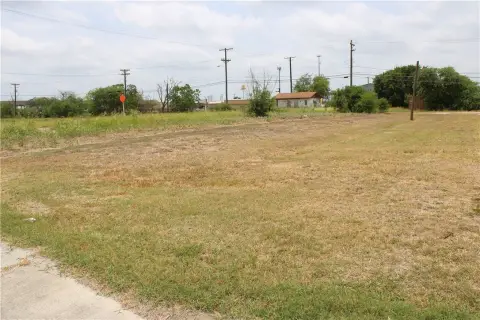 Prime Land in Robstown, TX