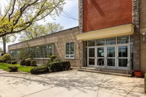 Versatile Education and Community Facility