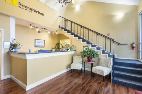 Prime Commercial Space Near Downtown