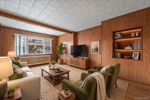 Spacious Two-Family Home in Ozone