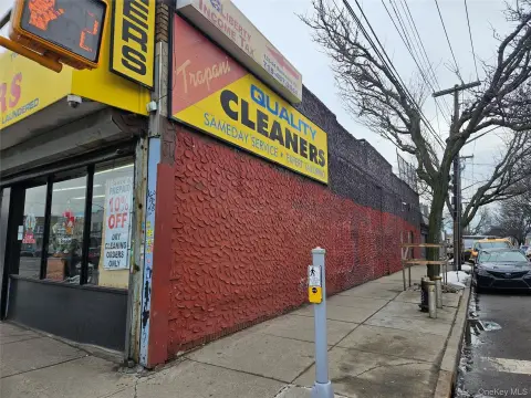 Established Retail Space on Rockaway