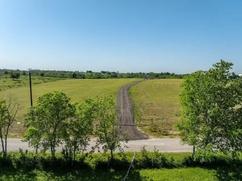 Fully Fenced Hay Pasture Ranch Land