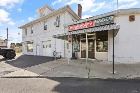 Versatile Mixed-Use Property in Bath