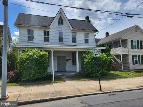 Chambersburg Duplex with Garage/Shop